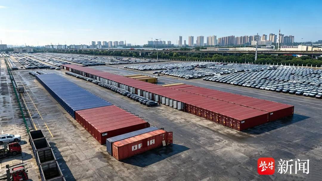刷新纪录！4200余台新能源车从南京港“包船”出海